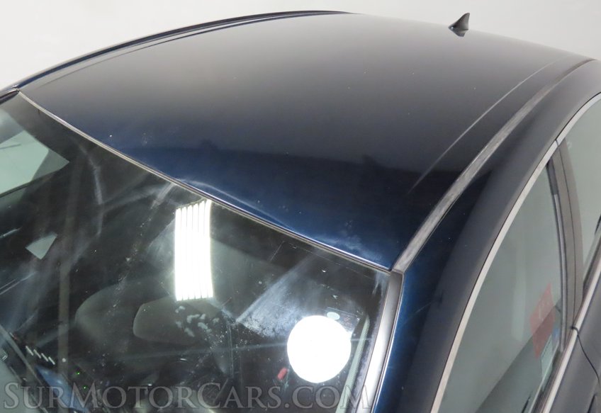 2020 Toyota Camry Hybrid LE - Image 35