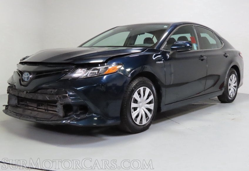 2020 Toyota Camry Hybrid LE - Image 3