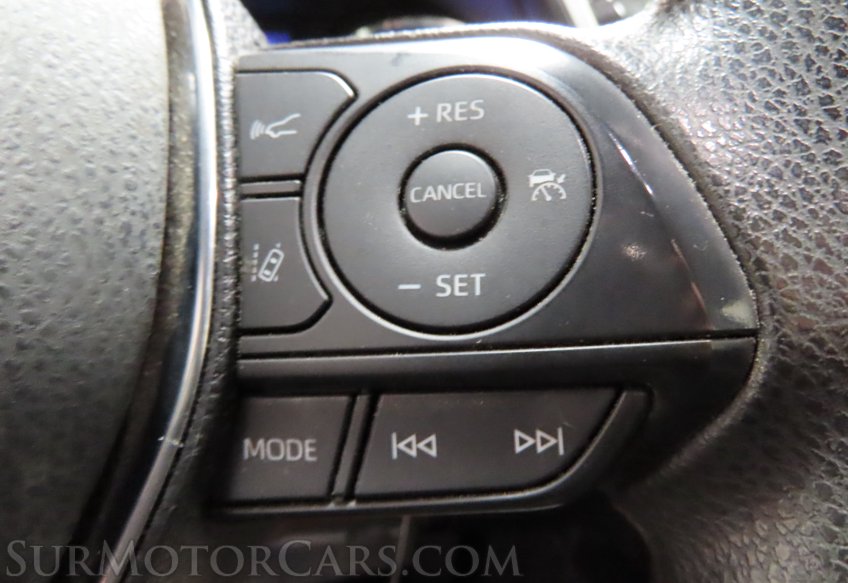2020 Toyota Camry Hybrid LE - Image 51
