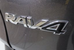 2023 Toyota RAV4 XLE - Image 18