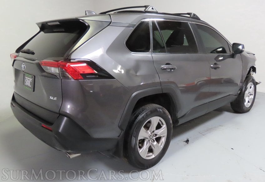 2023 Toyota RAV4 XLE - Image 8