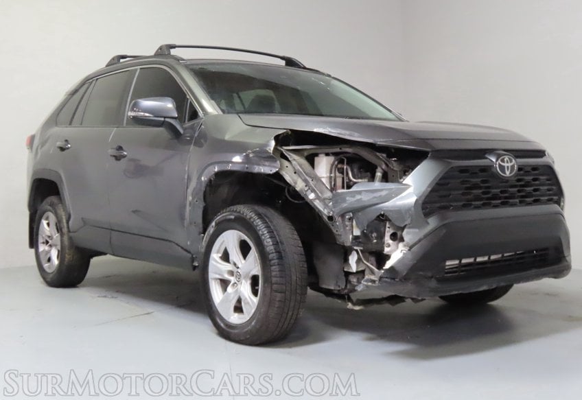 2023 Toyota RAV4 XLE - Image 4