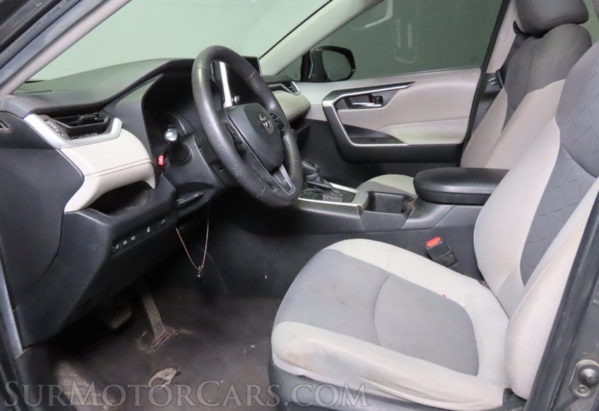 2023 Toyota RAV4 XLE - Image 25