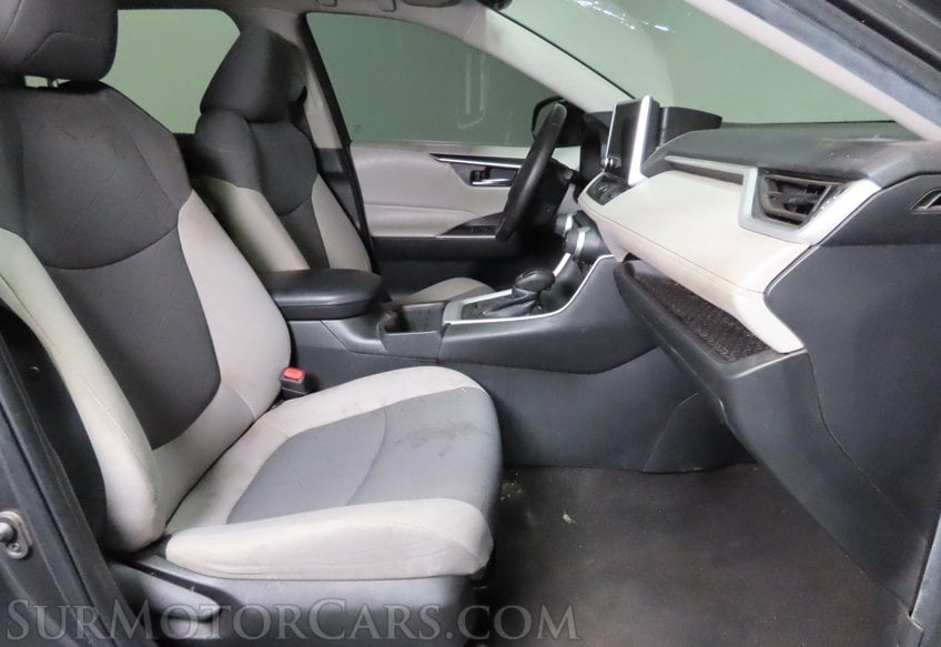 2023 Toyota RAV4 XLE - Image 26