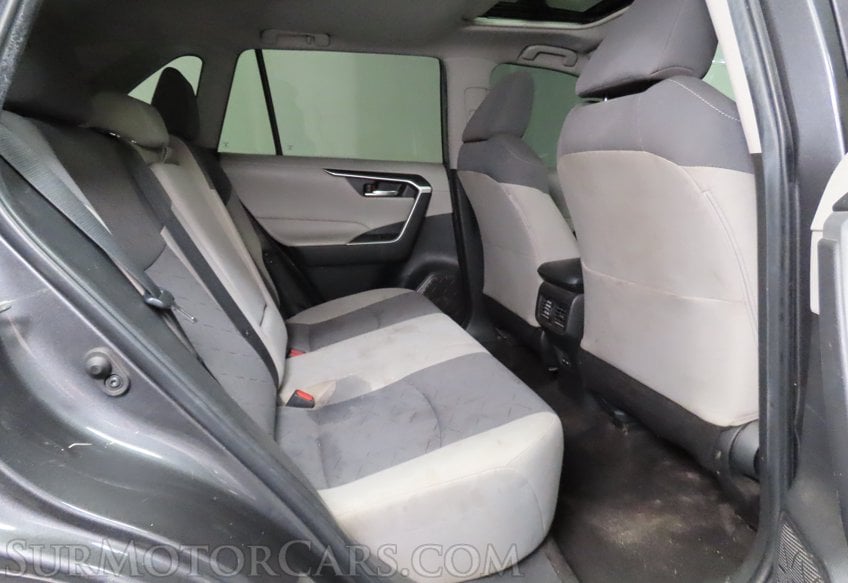 2023 Toyota RAV4 XLE - Image 28