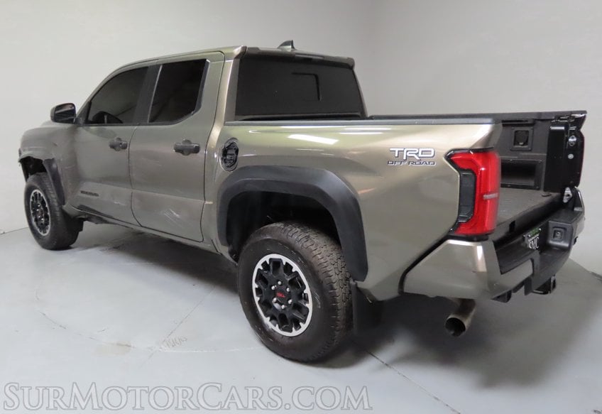 2024 Toyota Tacoma TRD Off-Road - Image 8