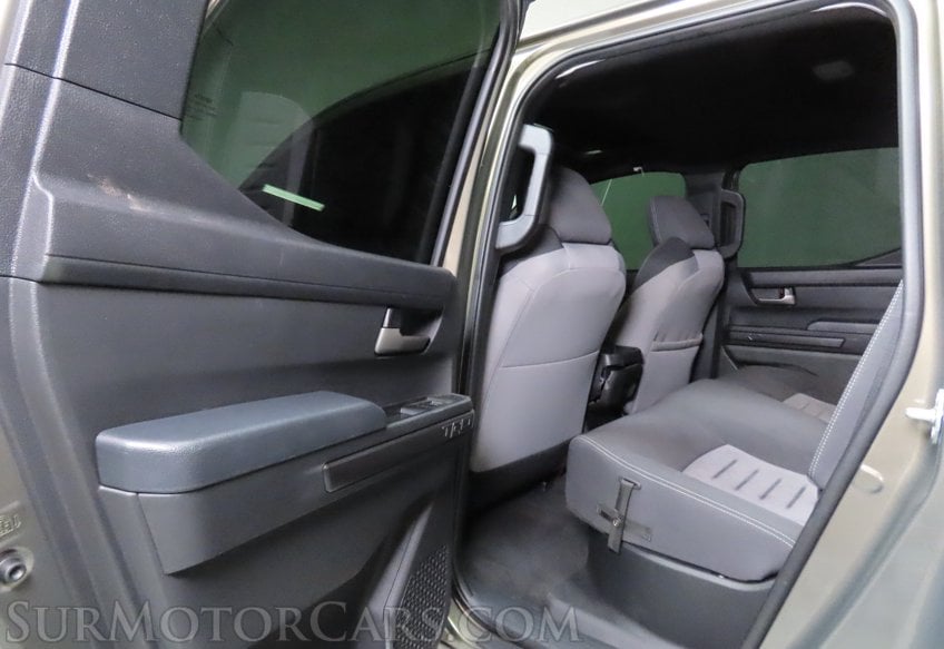 2024 Toyota Tacoma TRD Off-Road - Image 21