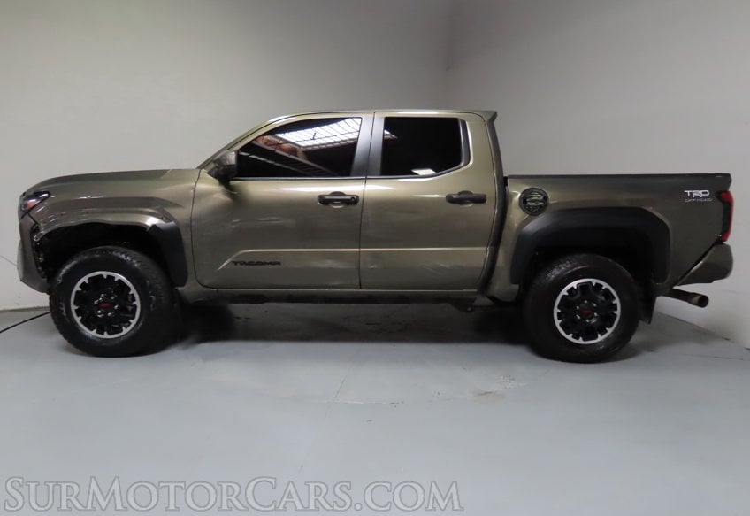 2024 Toyota Tacoma TRD Off-Road - Image 6