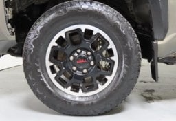 2024 Toyota Tacoma TRD Off-Road - Image 18