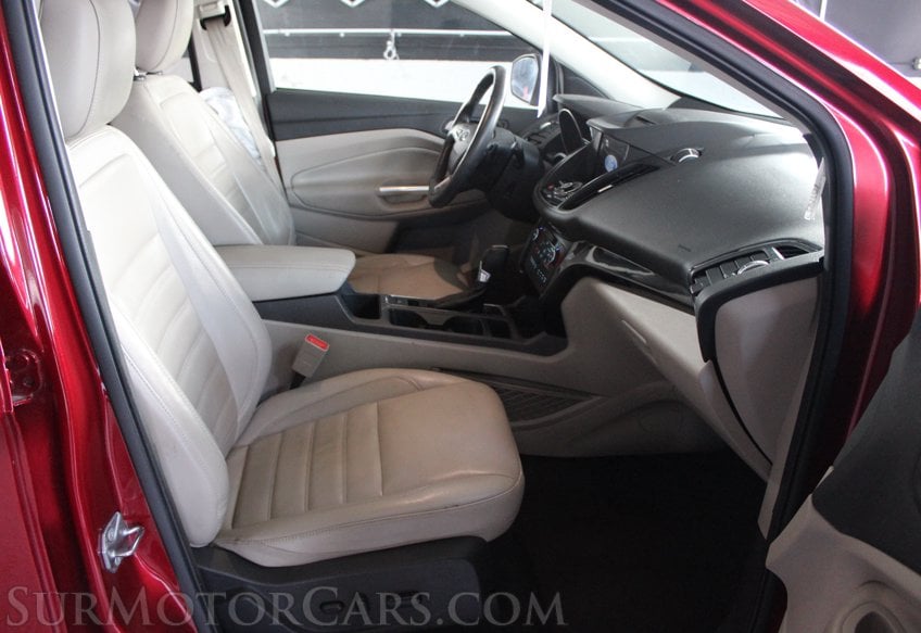 2018 Ford Escape Titanium - Image 30