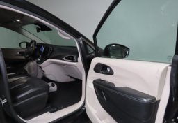 2022 Chrysler Pacifica Touring L - Image 44