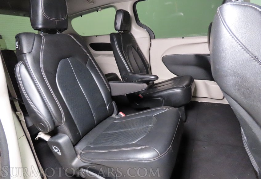 2022 Chrysler Pacifica Touring L - Image 48