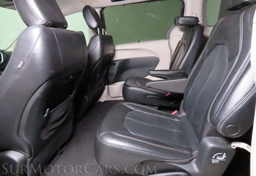 2022 Chrysler Pacifica Touring L - Image 15