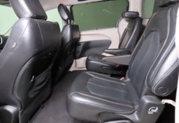2022 Chrysler Pacifica Touring L - Image 15