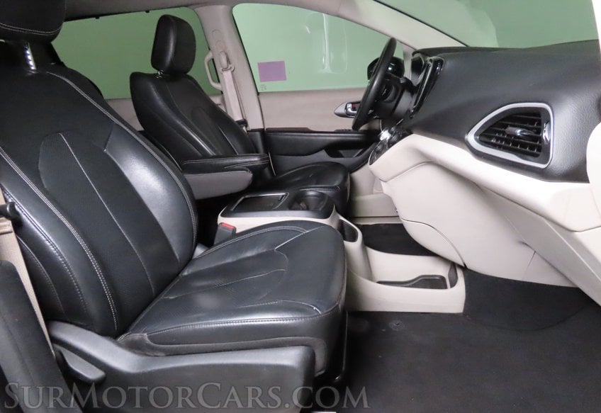 2022 Chrysler Pacifica Touring L - Image 46