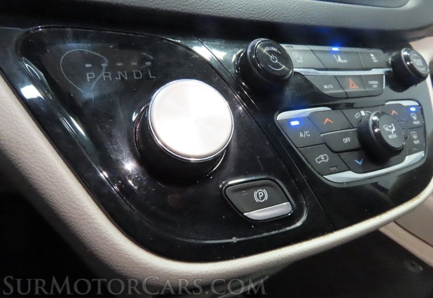 2022 Chrysler Pacifica Touring L - Image 34