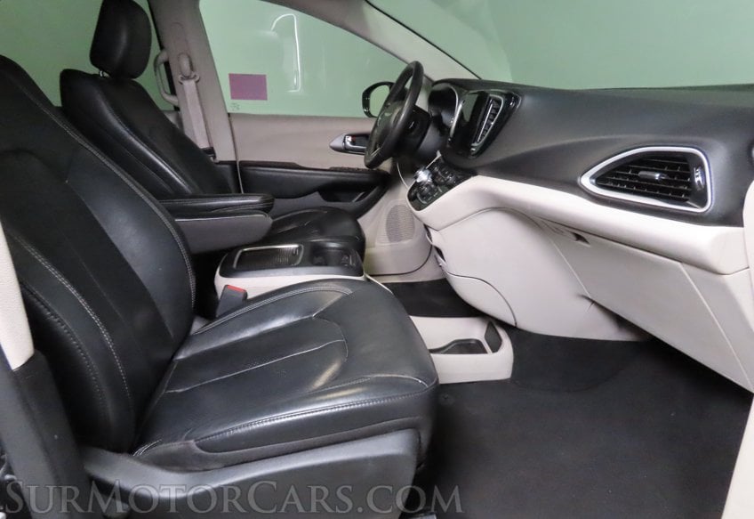2022 Chrysler Pacifica Touring L - Image 45