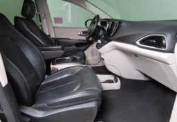2022 Chrysler Pacifica Touring L - Image 45