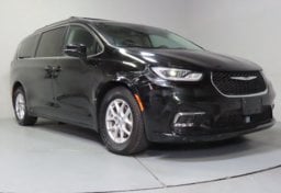 2022 Chrysler Pacifica Touring L - Image 4