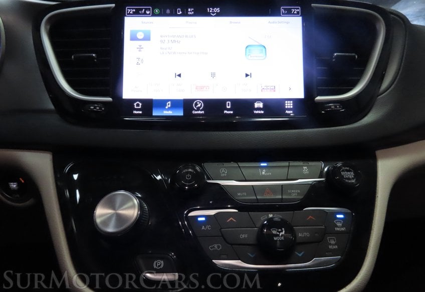2022 Chrysler Pacifica Touring L - Image 26