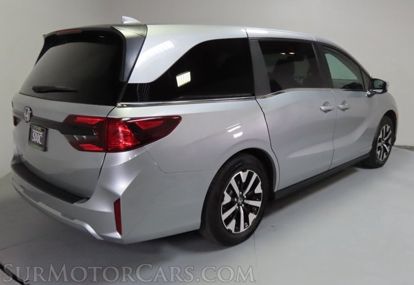2025 Honda Odyssey EX-L - Image 9