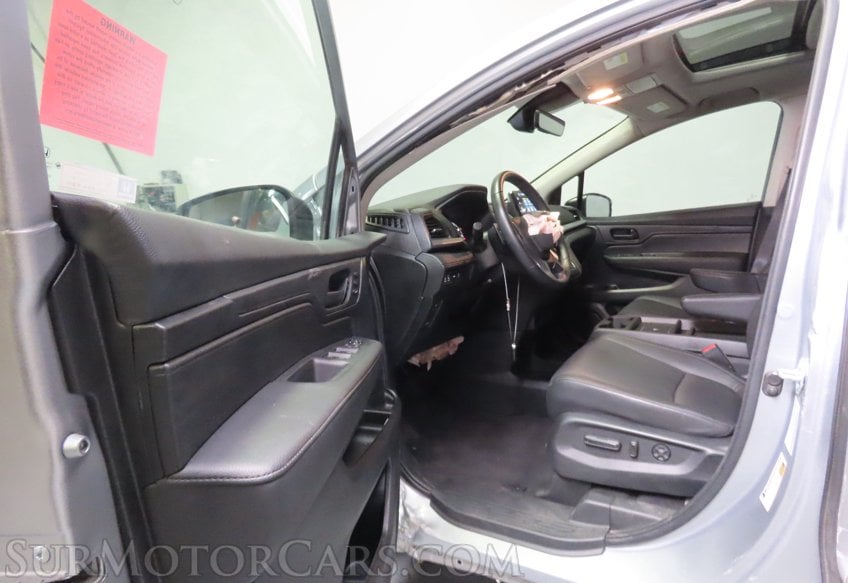 2025 Honda Odyssey EX-L - Image 16