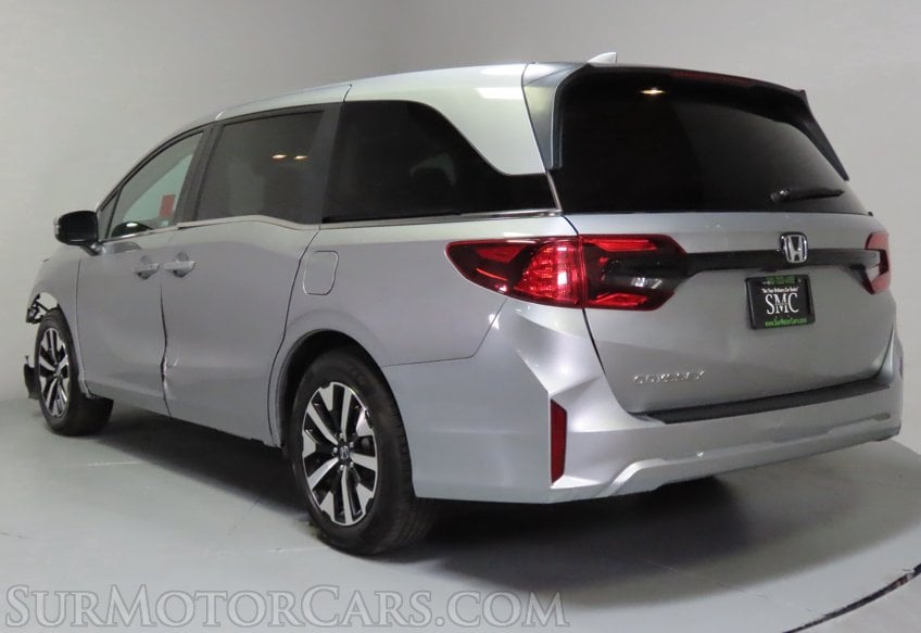 2025 Honda Odyssey EX-L - Image 8