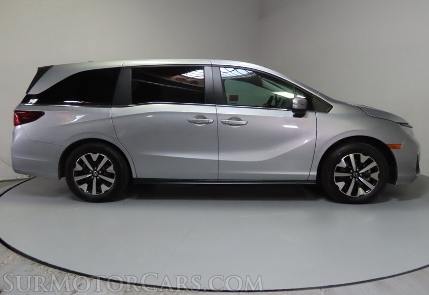 2025 Honda Odyssey EX-L - Image 6