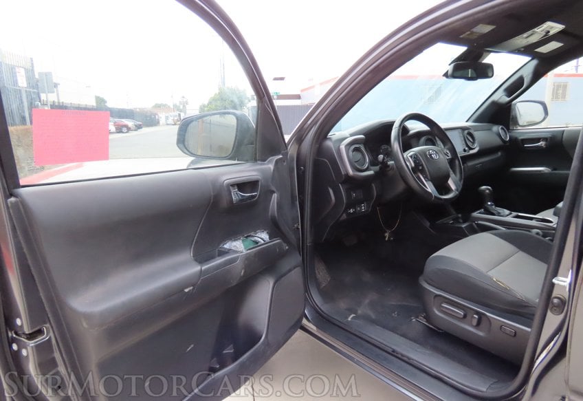 2023 Toyota Tacoma TRD Off-Road - Image 19