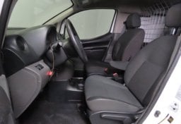 2017 Nissan NV200 SV - Image 37