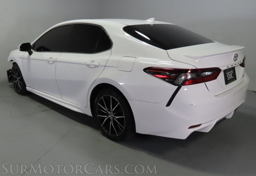 2021 Toyota Camry SE - Image 10
