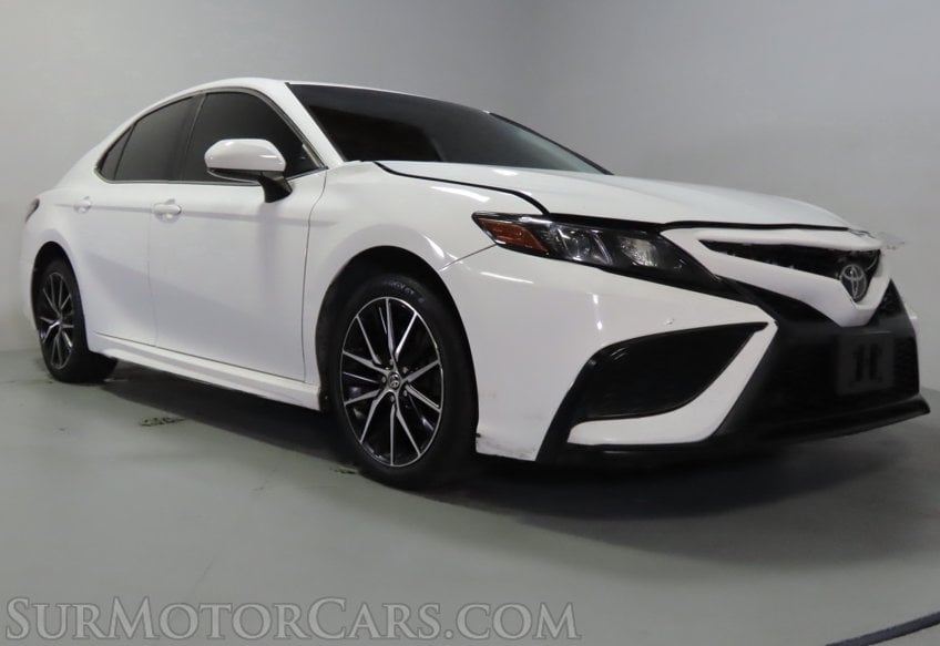 2021 Toyota Camry SE - Image 3