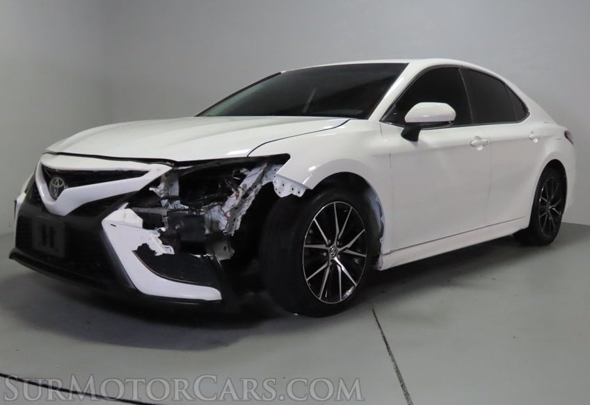 2021 Toyota Camry SE - Image 4