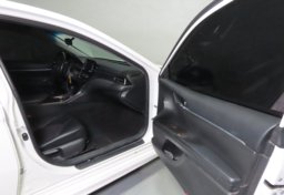 2021 Toyota Camry SE - Image 31
