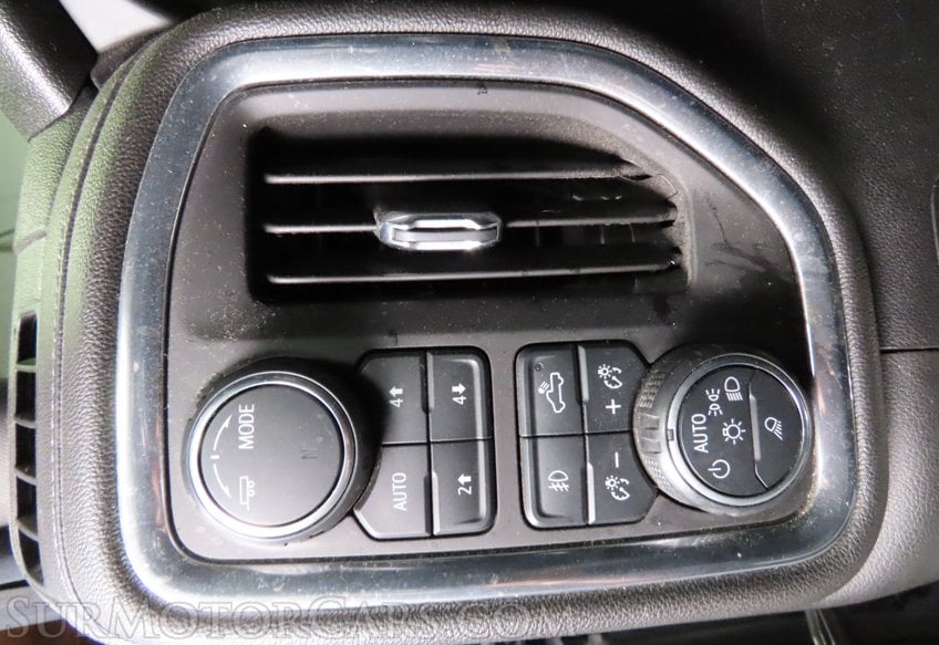 2020 Chevrolet Silverado 1500 LT Trail Boss - Image 27