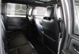 2022 Nissan Frontier - Image 37
