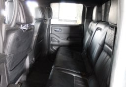 2022 Nissan Frontier - Image 36