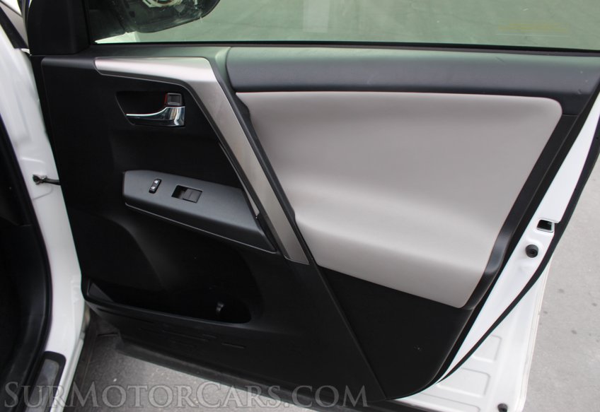 2017 Toyota RAV4 Hybrid. XLE - Image 56