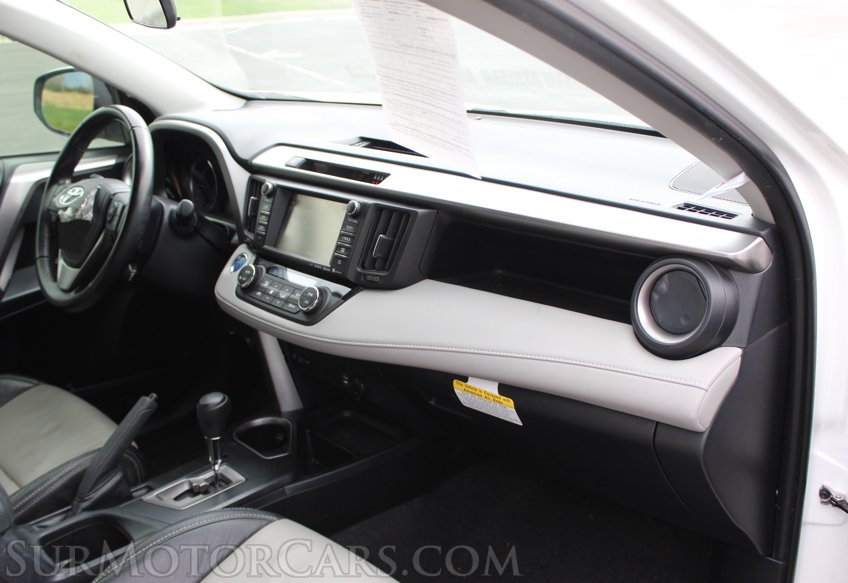 2017 Toyota RAV4 Hybrid. XLE - Image 33