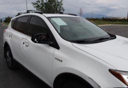 2017 Toyota RAV4 Hybrid. XLE - Image 14