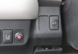 2017 Toyota RAV4 Hybrid. XLE - Image 46