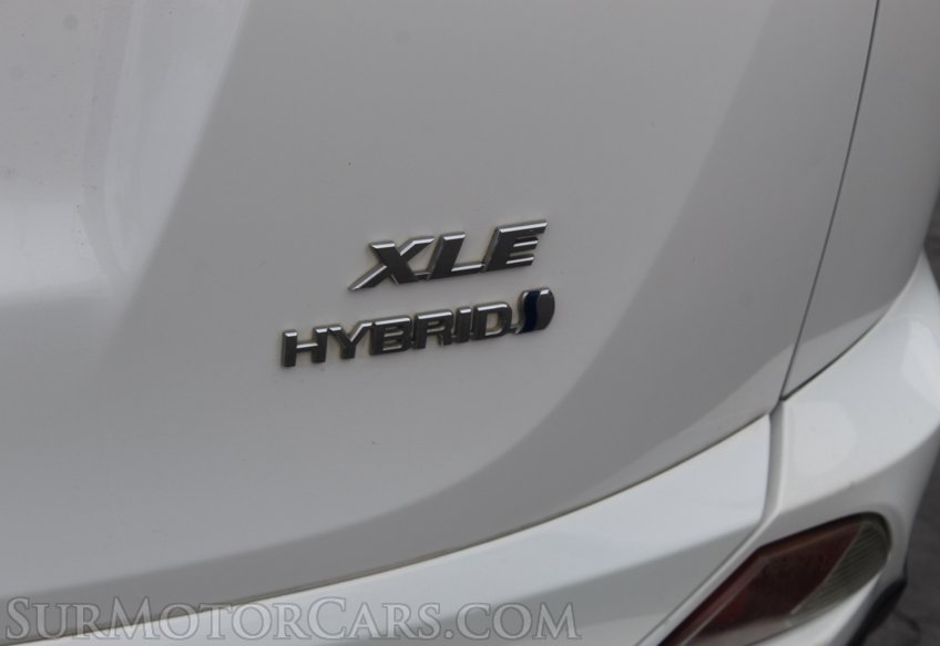 2017 Toyota RAV4 Hybrid. XLE - Image 26