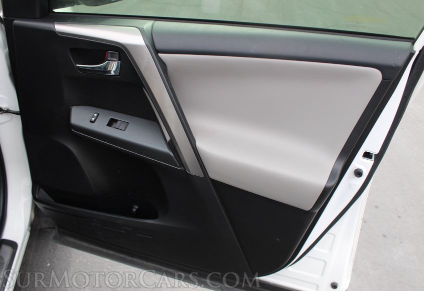 2017 Toyota RAV4 Hybrid. XLE - Image 57