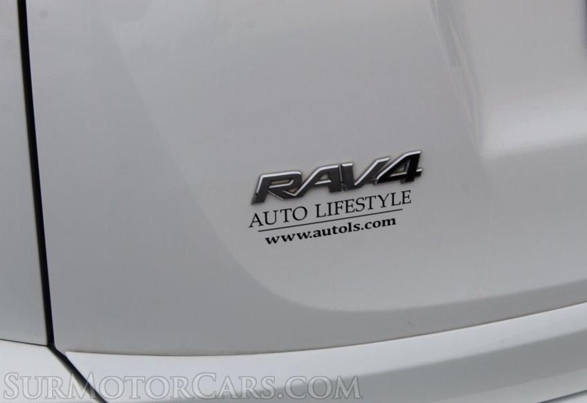 2017 Toyota RAV4 Hybrid. XLE - Image 28
