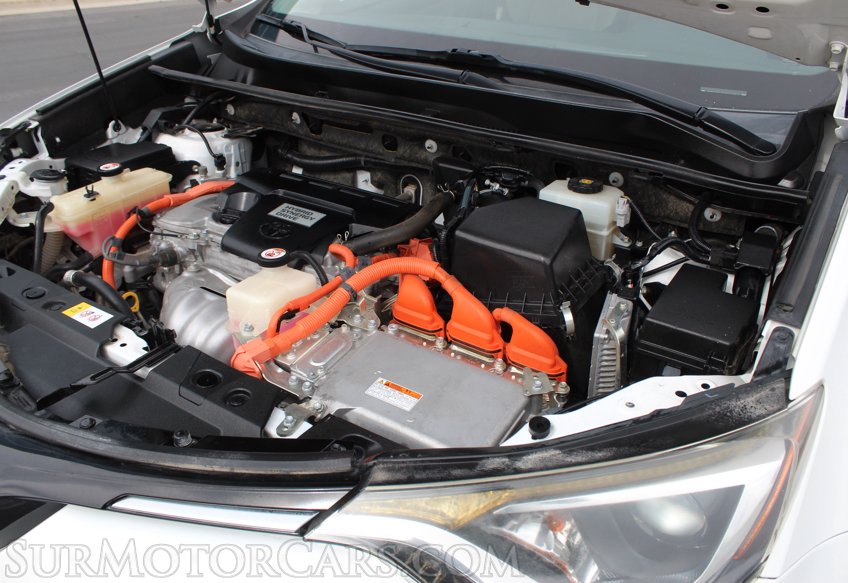 2017 Toyota RAV4 Hybrid. XLE - Image 59