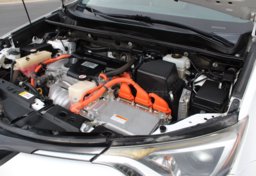 2017 Toyota RAV4 Hybrid. XLE - Image 59