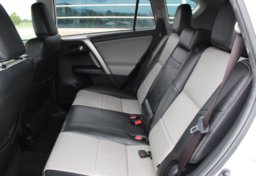 2017 Toyota RAV4 Hybrid. XLE - Image 37