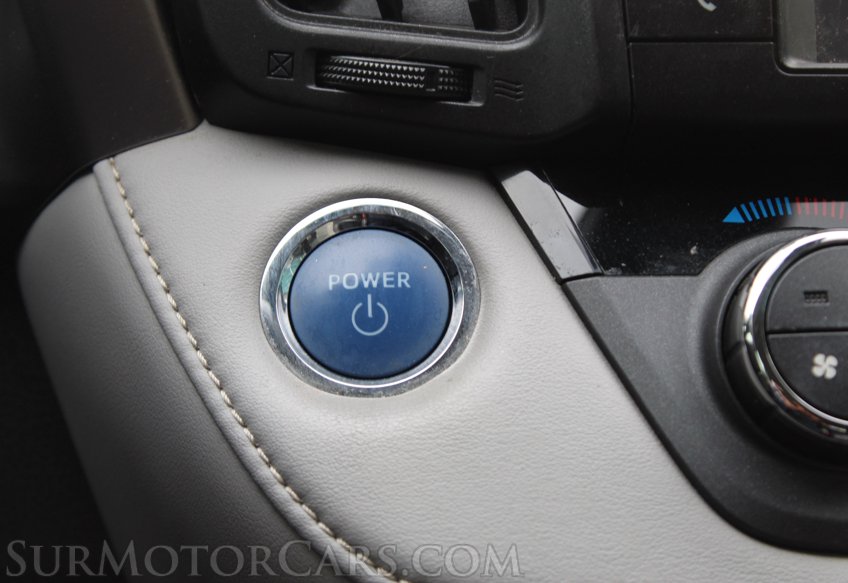 2017 Toyota RAV4 Hybrid. XLE - Image 51