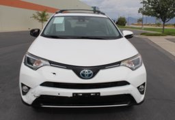 2017 Toyota RAV4 Hybrid. XLE - Image 12