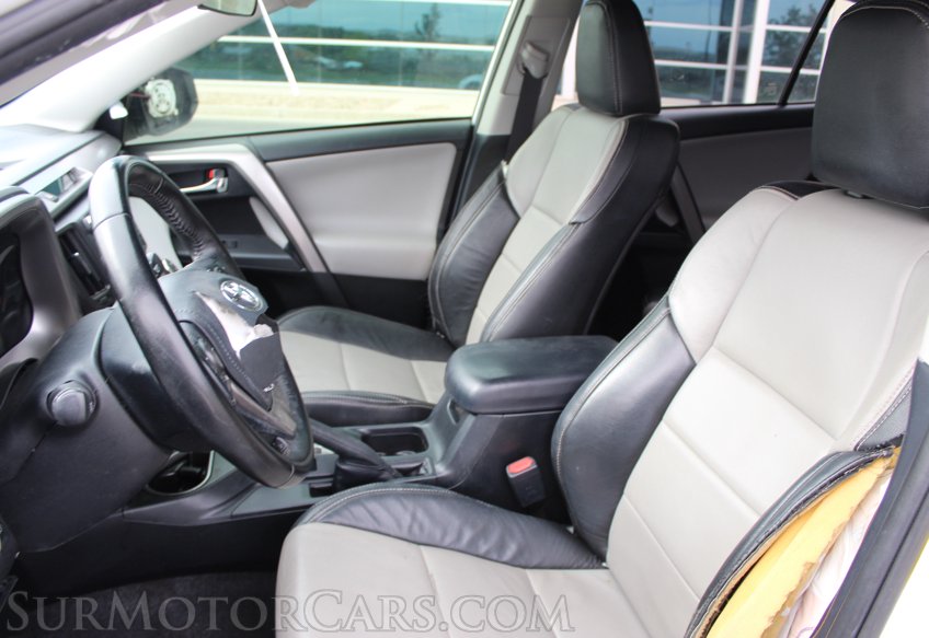 2017 Toyota RAV4 Hybrid. XLE - Image 32